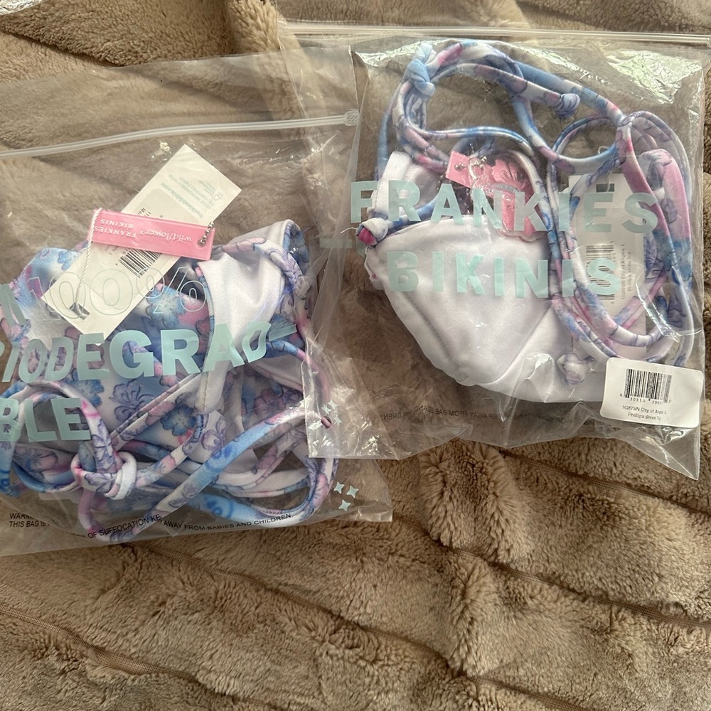 Frankie’s bikinis set